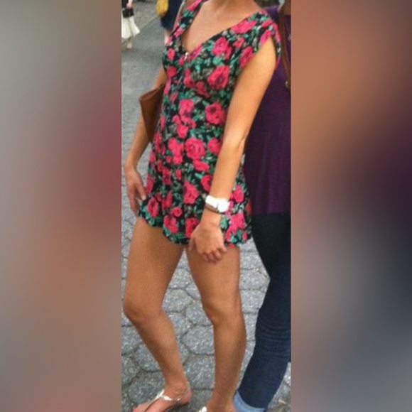 LF Vintage Floral Zip Up Romper Size Small - Picture 2 of 2